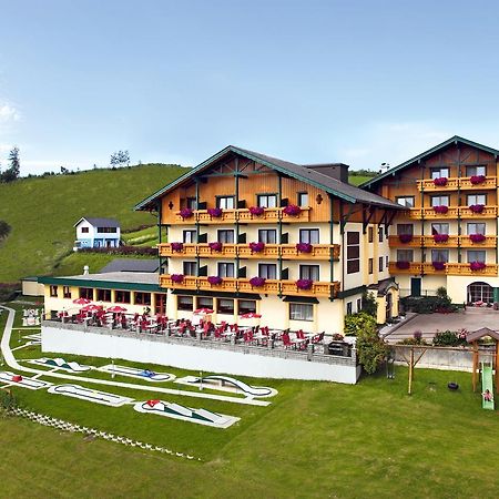 Ferienhotel Hofer Superior Strass im Attergau Kültér fotó