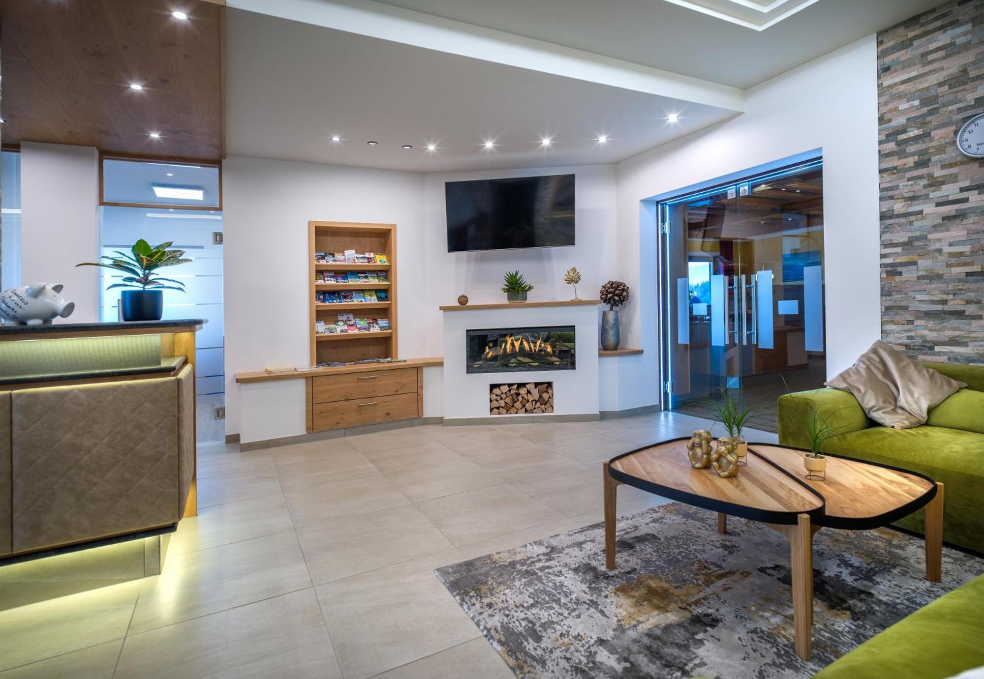 Ferienhotel Hofer Superior Strass im Attergau Kültér fotó